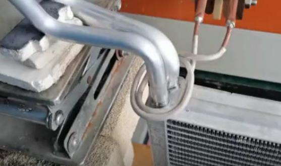 高频焊机开合式绿巨人网站入口钎焊 解决焊接后无法取出问题
