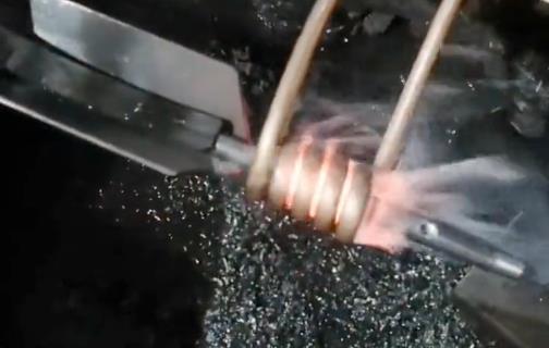高频绿巨人小黄片 小轴表面淬火热处理