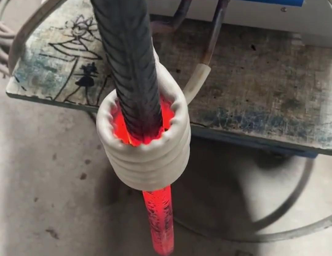 高频绿巨人网站入口加热设备在局部退火中的应用优势和热弯工艺中的创新应用(图1)