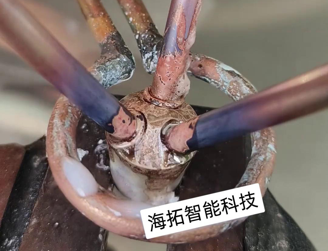取代火焰焊接铜管的高频焊机，可以配合自动化设备实现全自动钎焊铜管铜件