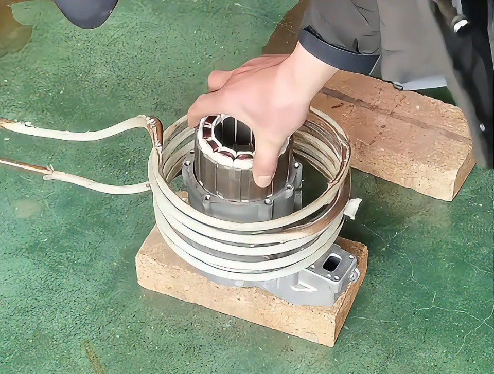 新能源电机热装配核心利器！海瑞拓高频加热机，精准高