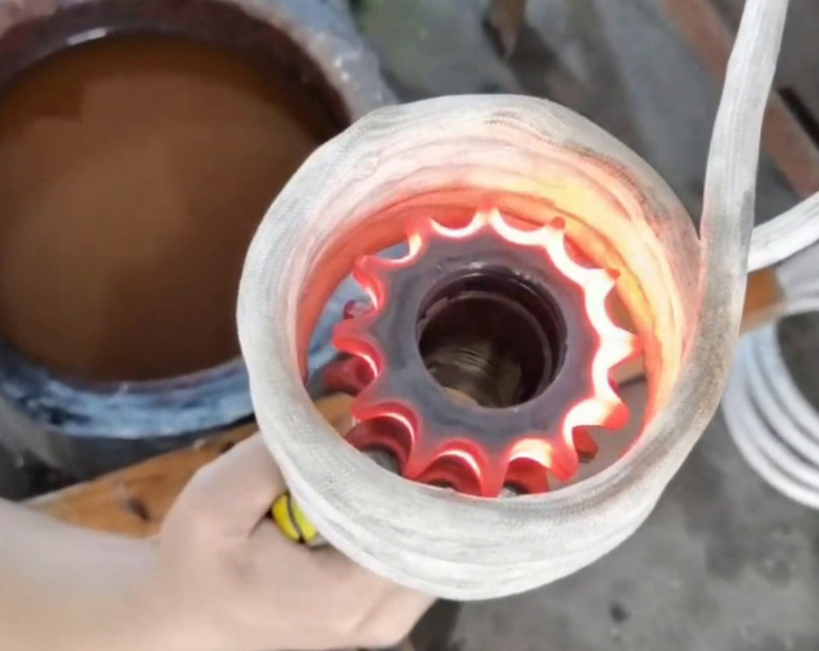 齿轮淬火全过程揭秘！海瑞拓高频加热淬火，性能碾压传统工艺