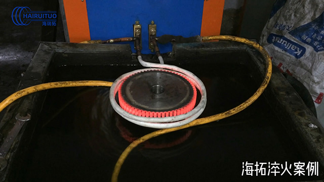 超音频绿巨人网站入口加热设备对直径300mm齿轮淬火