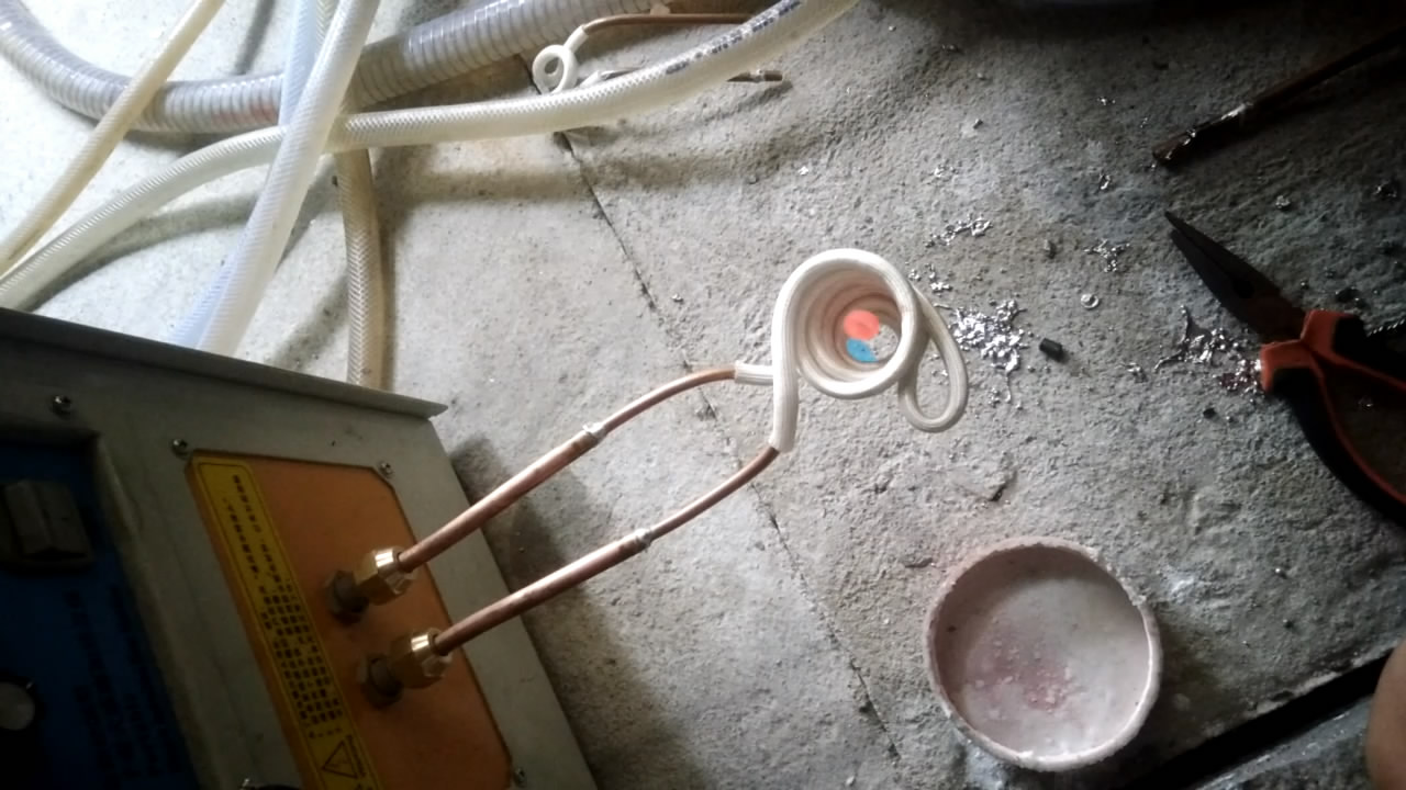 选择高频绿巨人小黄片的电流频率时，需要计算吗？