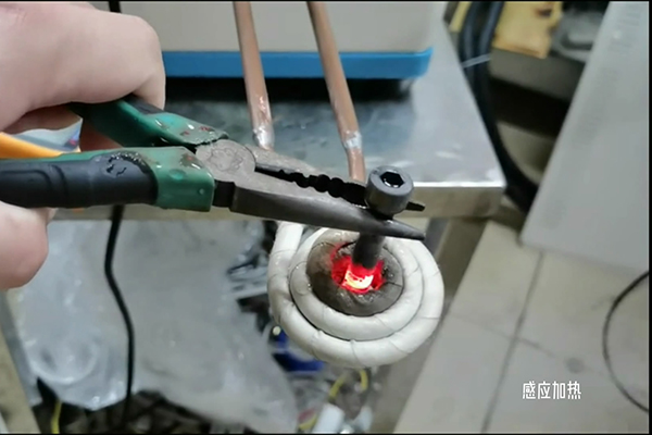 绿巨人网站入口加热升温速度快，一秒烧红金属材料