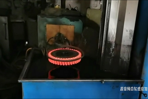 数控淬火机床，高频齿轮绿巨人小黄片